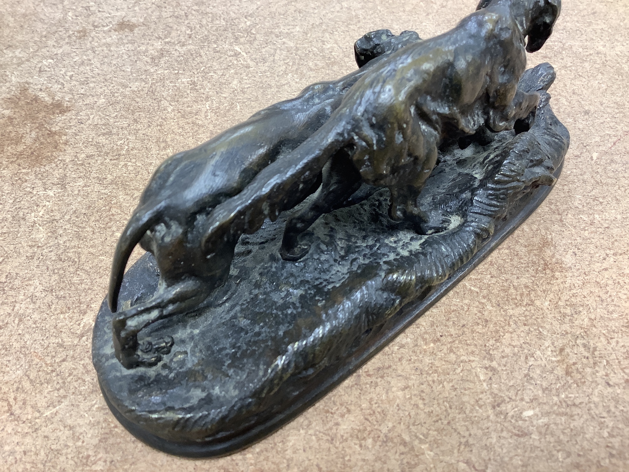 After P. J. Mene, a small bronze model of two gun dogs, Width 13.25cm